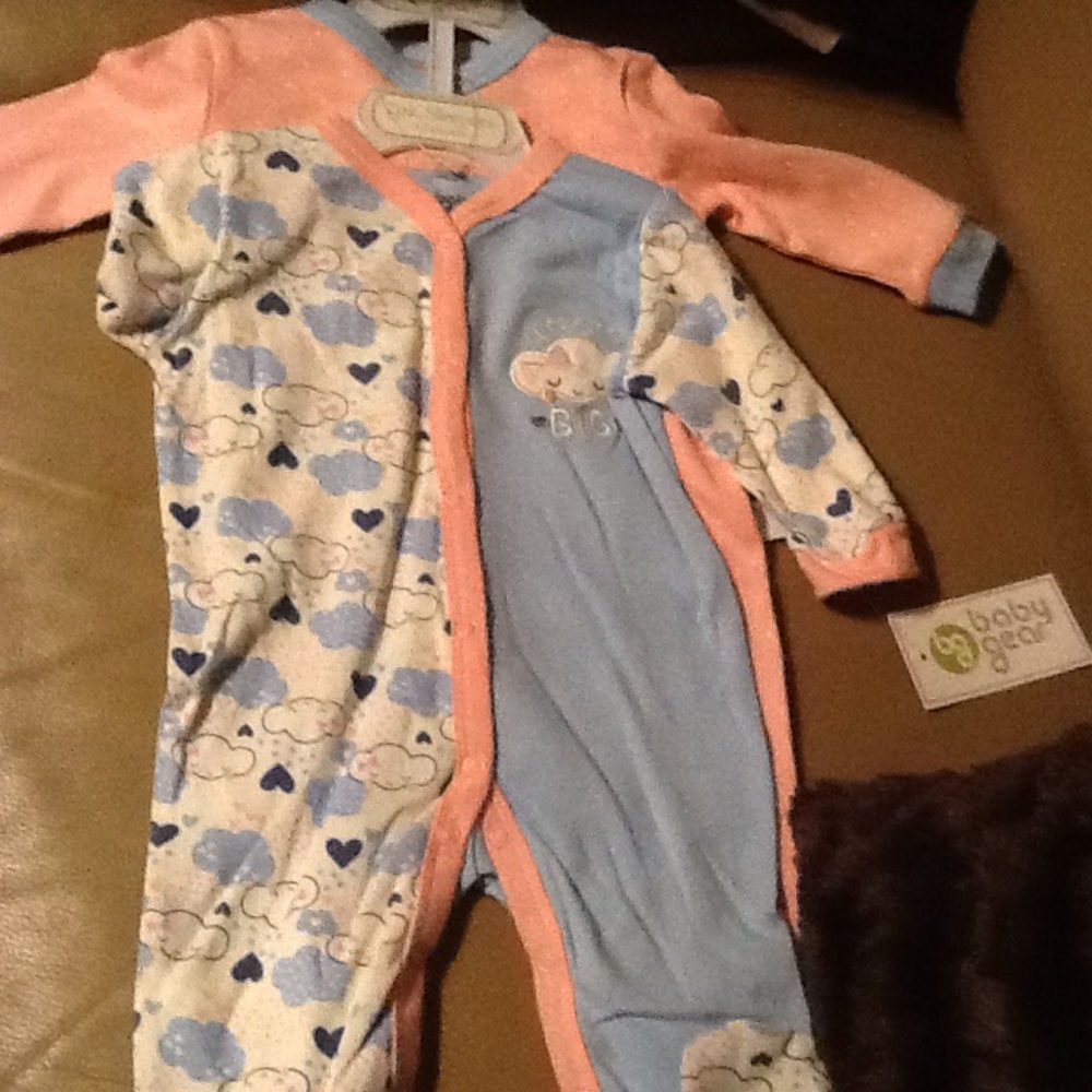 2 baby sleepers